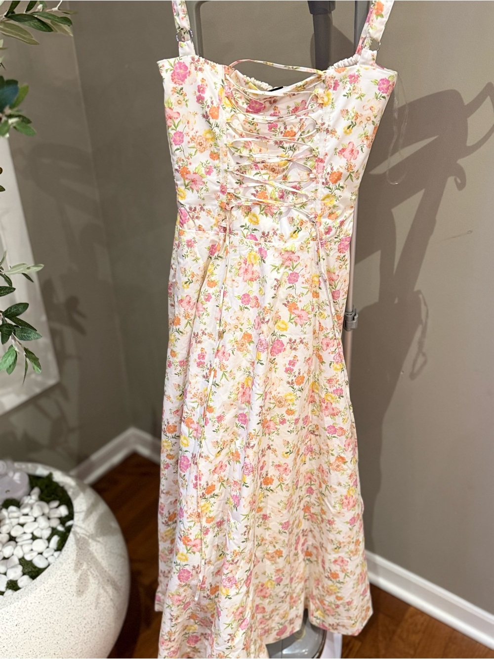 HOUSE OF CB Carmen Ivory Meadow Print Cotton Bustier
Sundress - Picture 6 of 8